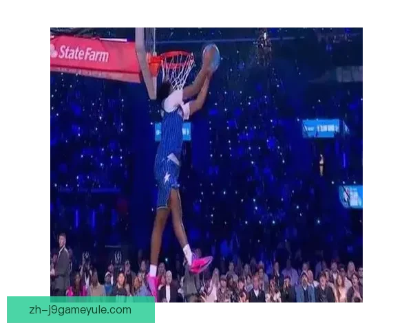 理查德森首轮45.4分大放异彩 理查德森首轮45.4分大放异彩